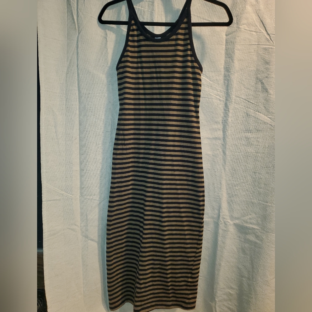 CUTE NWOT DRESS SIZE XS